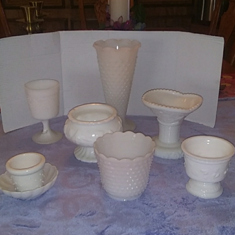 Vintage  milk glass set